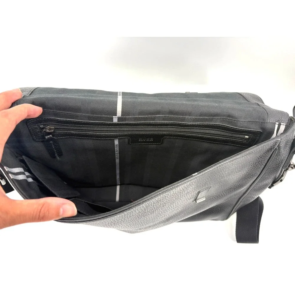 HUGO BOSS Pebbled Leather Laptop Messenger Bag Black Magnetic Gunmetal Hardware